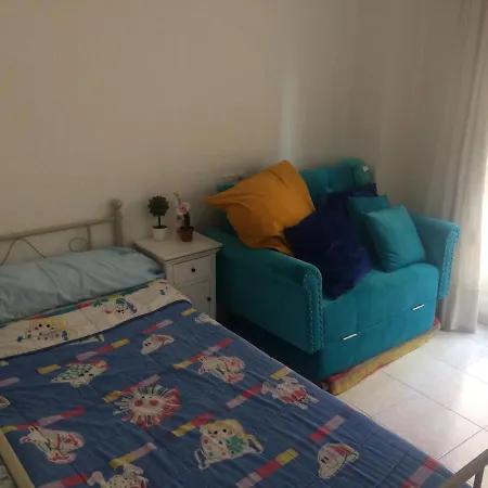 Homestay Habitacion En Apartamento Carlos Haya Malaga